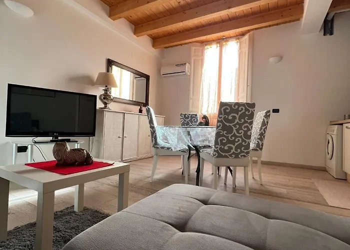 Porta Saragozza Apartmán *